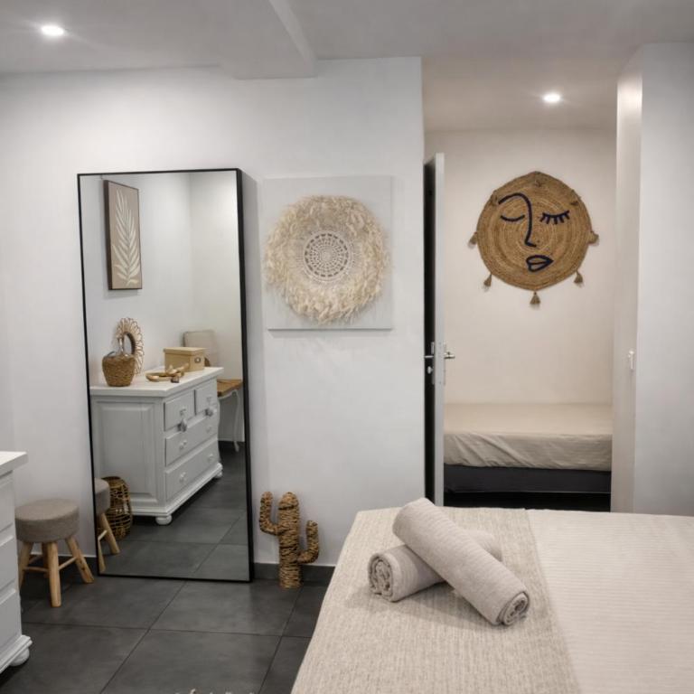 Grand studio cosy avec cinéma - Plage & vieil Antibes à pied - Apartment mit 2 Schlafzimmern - 5