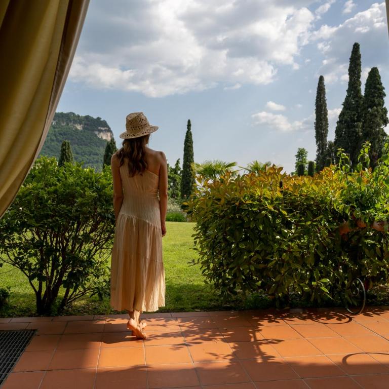 Villa Madrina Lovely and Dynamic Hotel - Junior Suite with Garden - 3