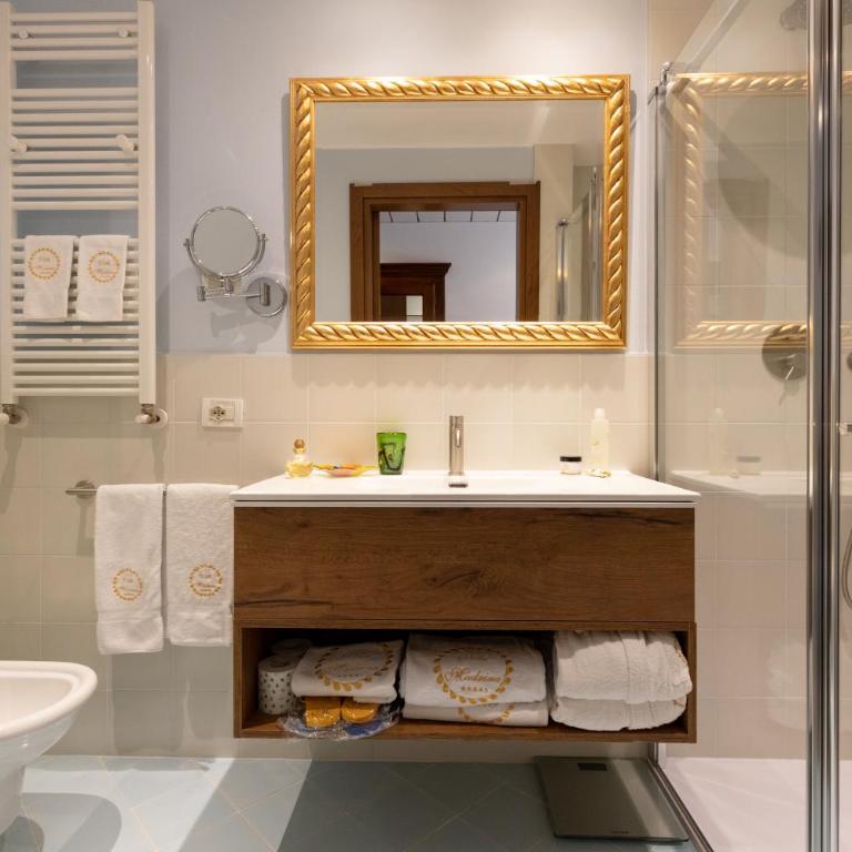 Villa Madrina Lovely and Dynamic Hotel - Junior Suite with Garden - 4