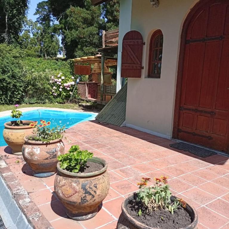 Casa amplia con gran parque y pileta - Casa de 3 dormitorios - 1