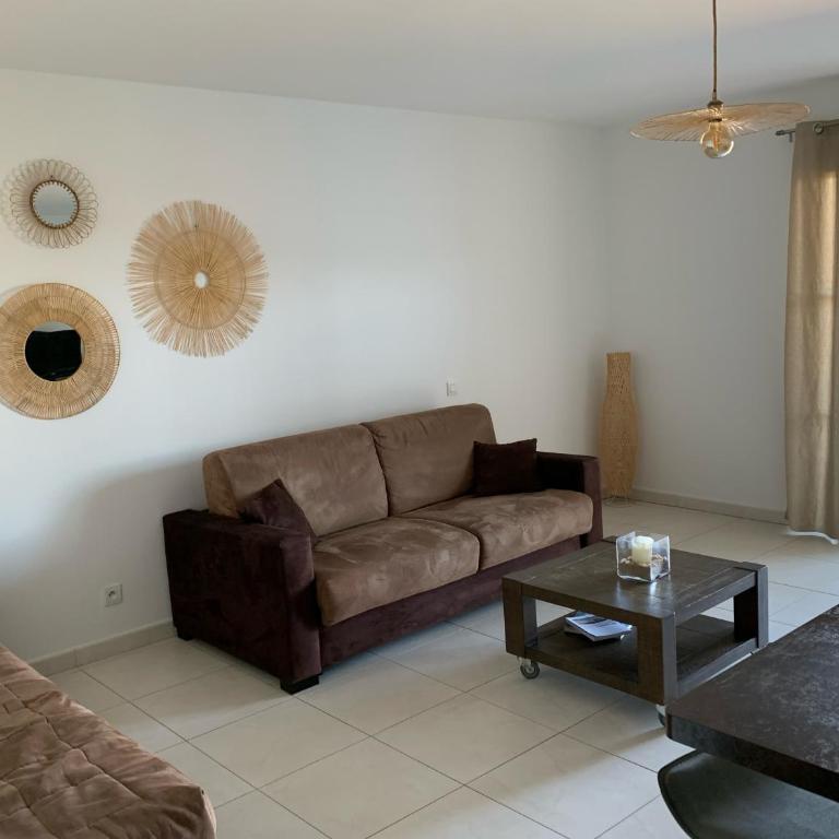 Studio proche du port Porto-vecchio - Apartamento de 1 dormitorio - 2