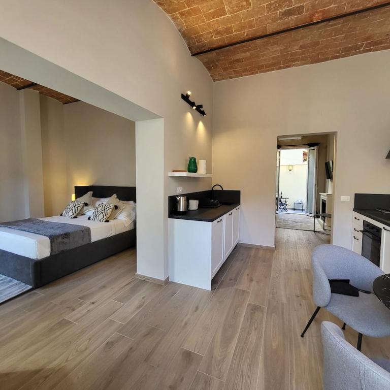 Courtyard Jacuzzi and Private Patio - Appartamento con 1 Camera da Letto - 20