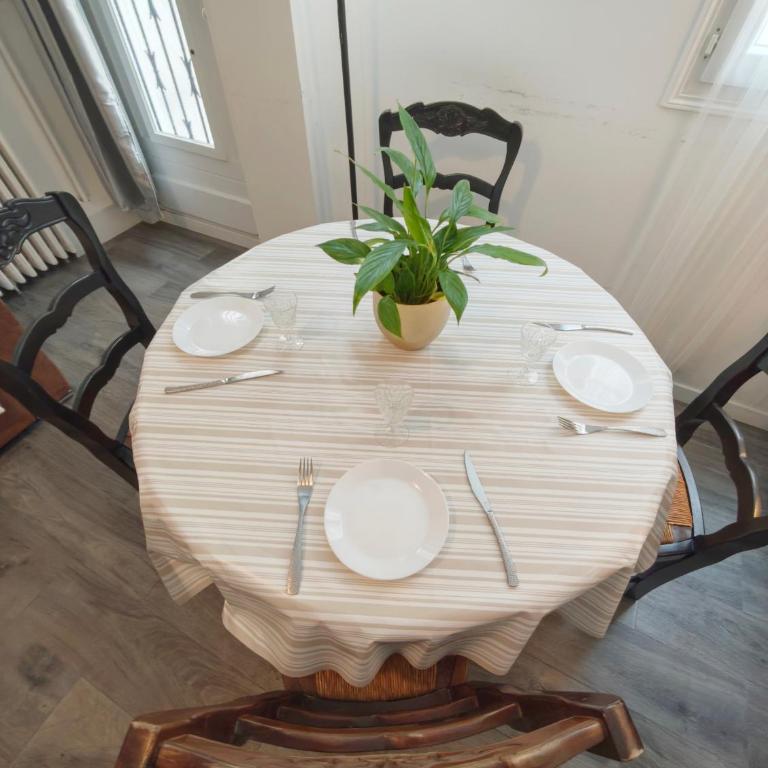 Notre Dame in Latin Quarter Stylish Flat for 6 - Appartement 2 Chambres avec Balcon - 26