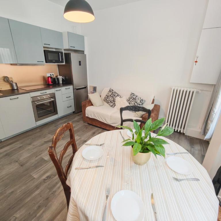 Notre Dame in Latin Quarter Stylish Flat for 6 - Appartement 2 Chambres avec Balcon - 3