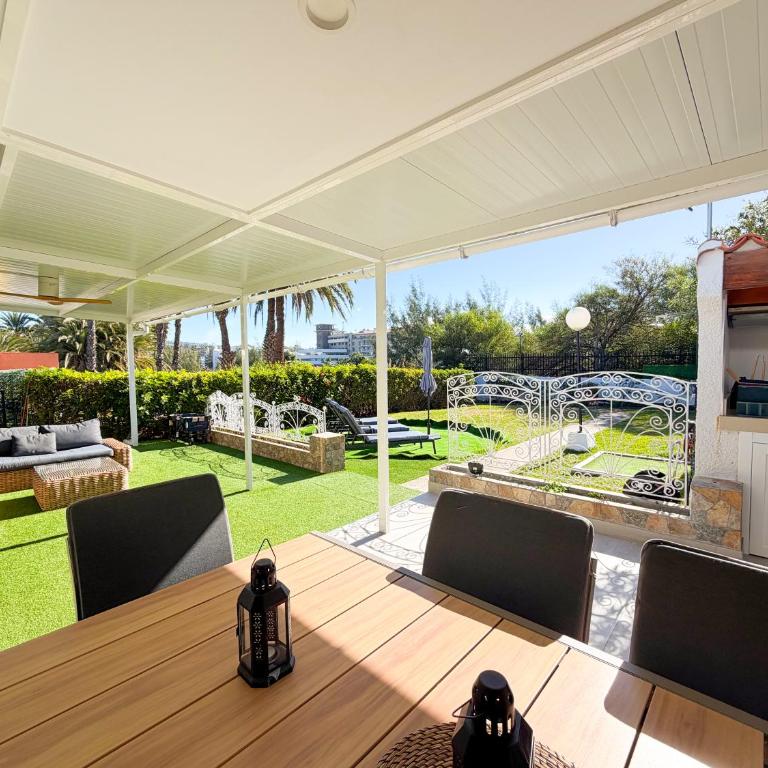 Avant Holidays San Agustin by CanaryScape - communal heated pool - Four-Bedroom House - 3