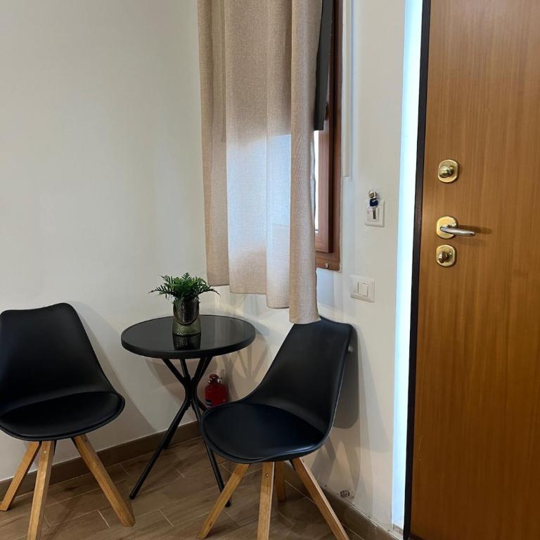 Cozy studio apt - 5 mins from Fiumicino RomeAIRPORT - One-Bedroom Apartment - 2