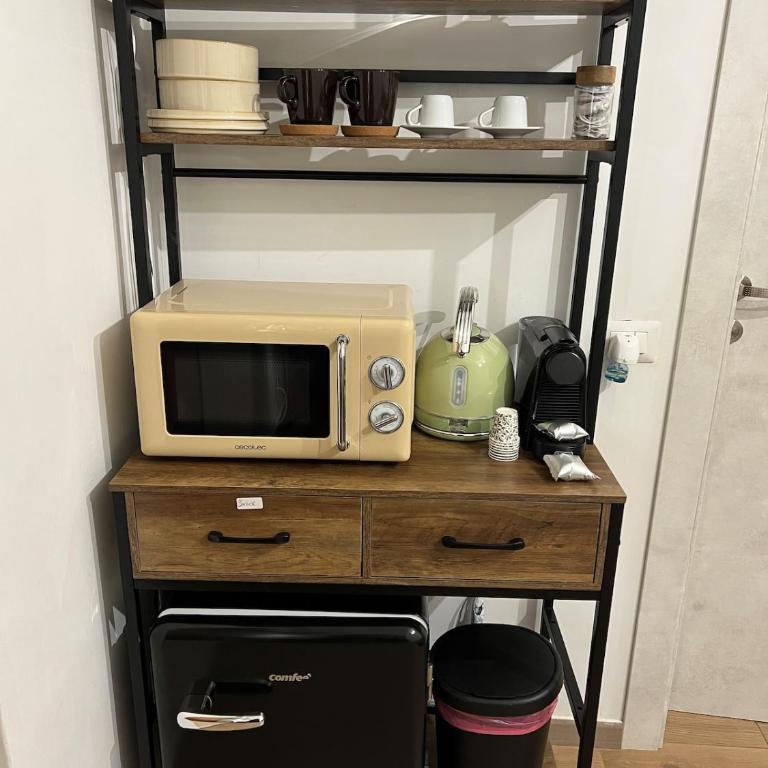 Cozy studio apt - 5 mins from Fiumicino RomeAIRPORT - One-Bedroom Apartment - 3