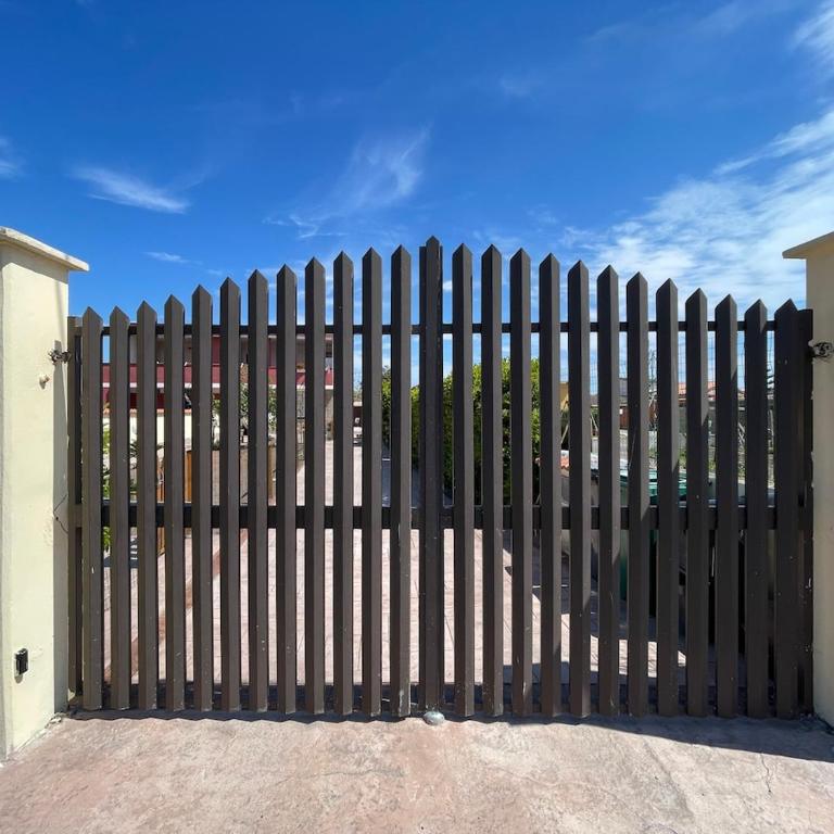 Cozy studio apt - 5 mins from Fiumicino RomeAIRPORT - One-Bedroom Apartment - 15
