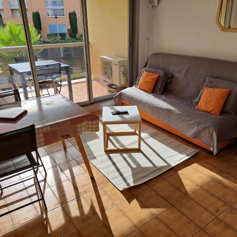 Hélios 24, T2 climatisé, parking, terrasse, 500m plage - Appartement 1 Chambre - 10