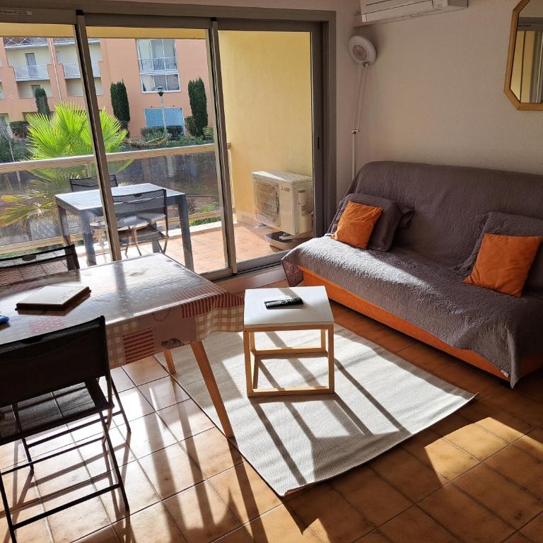 Hélios 24, T2 climatisé, parking, terrasse, 500m plage - Appartement 1 Chambre - 9