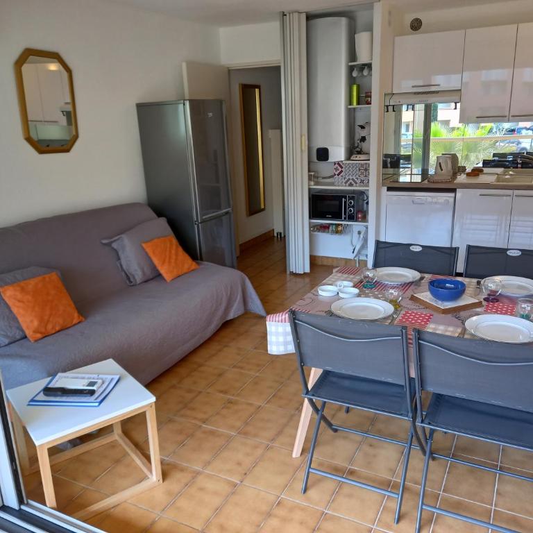 Hélios 24, T2 climatisé, parking, terrasse, 500m plage - Appartement 1 Chambre - 5