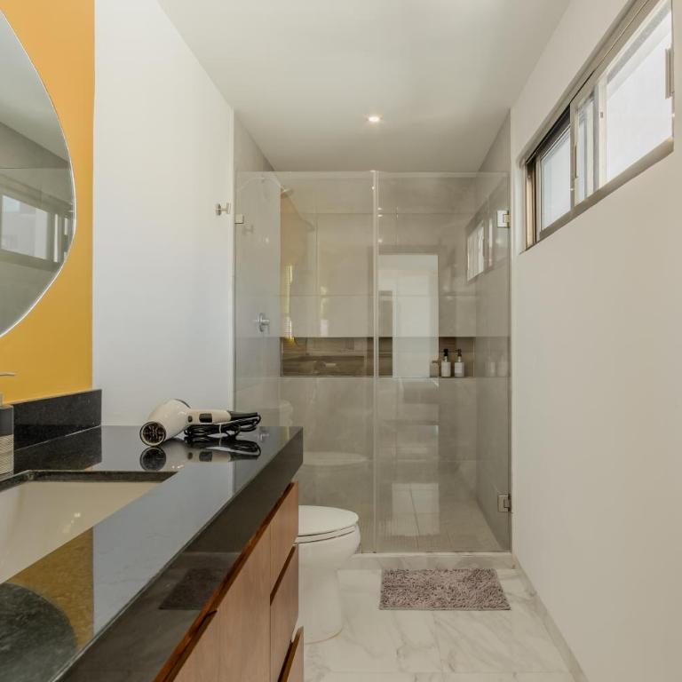 CASA LIMA- Executive Design Suites - Suite con cama grande y balcón - 6