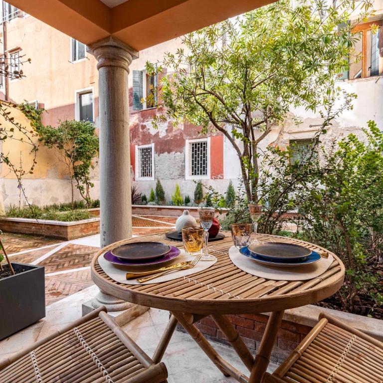 Canal Secret Garden - One-Bedroom Apartment - 5