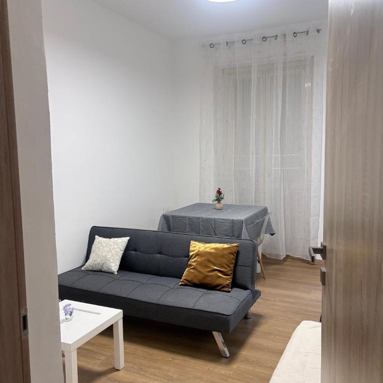 CasaUry-TorinoMetroStop - Appartamento con 1 Camera da Letto e Balcone - 4