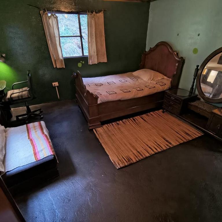 Casa con bosque, 4 cuadras del parque Usaquén - Double Room with Mountain View - 4