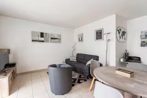 Appartement 3 pièces Avignon Parking privé - Apartment mit 2 Schlafzimmern - 2