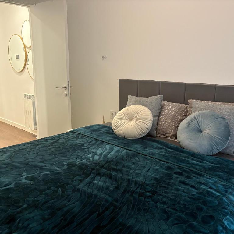 Azure Living Apartman - One-Bedroom Apartment - 6