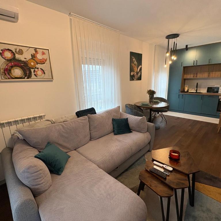 Azure Living Apartman - One-Bedroom Apartment - 7