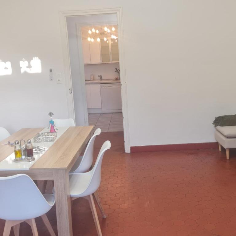 Appartement Duplex nimes centre160m2 climatisation 3 chambres avec parking - Appartamento con Vista Città - 19