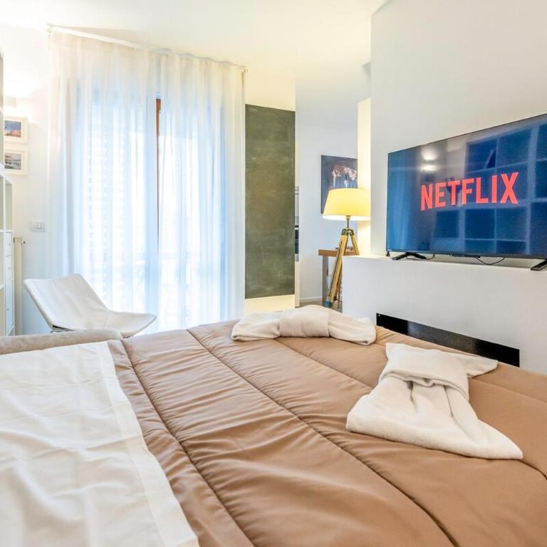 Luminoso e ristrutturato con doppio balcone e WiFi - Appartamento con 1 Camera da Letto - 2