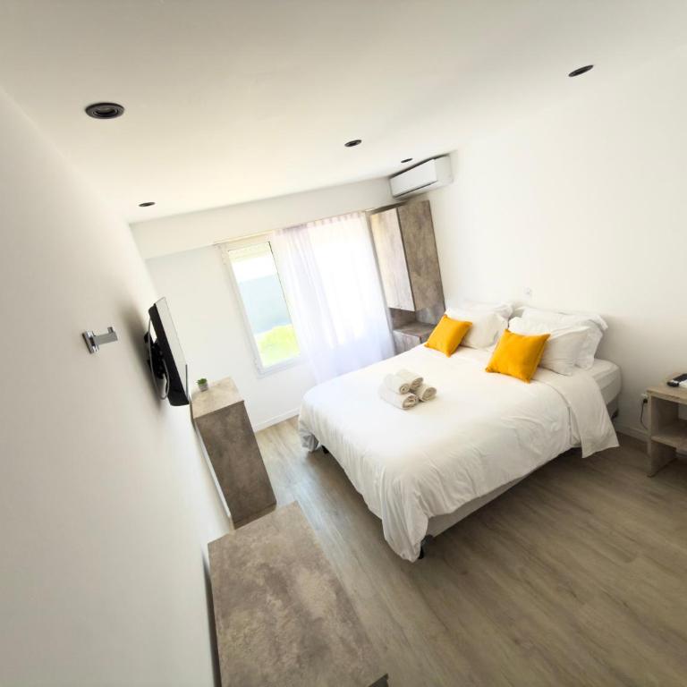 Mar y Cielo - Deluxe Double Room - 1