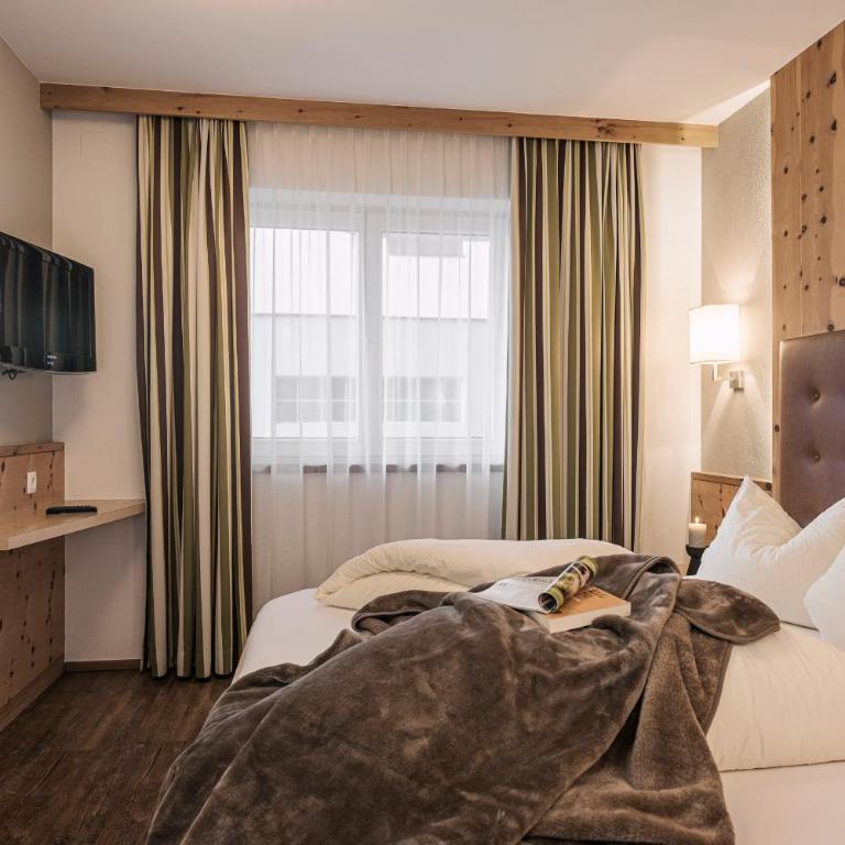 Appartements Alpenkristall - Two-Bedroom Apartment with Balcony - 12