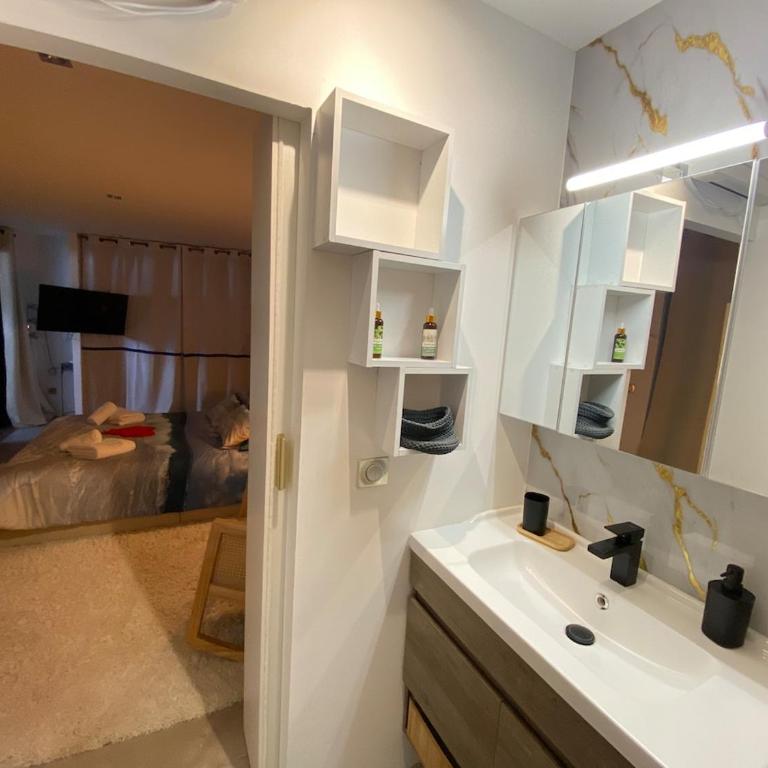 Studio avec sauna et jacuzzi - One-Bedroom Apartment - 3