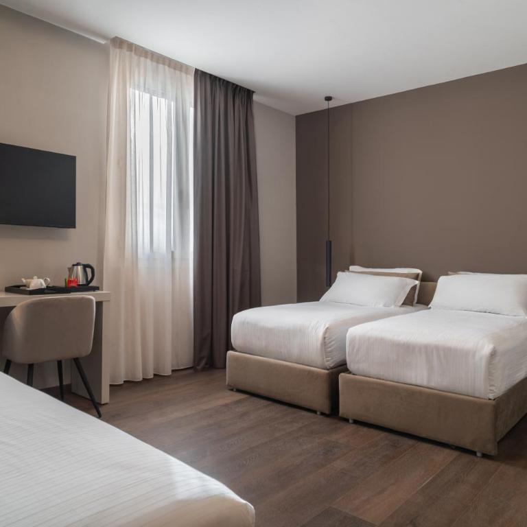 Porpora Suite Hotel - Camera Quadrupla Classic - 5