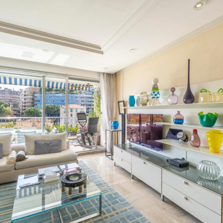 Seaview, Pool and Gym! In Monaco - Appartement 2 Chambres avec Balcon et Vue sur la Mer - 6
