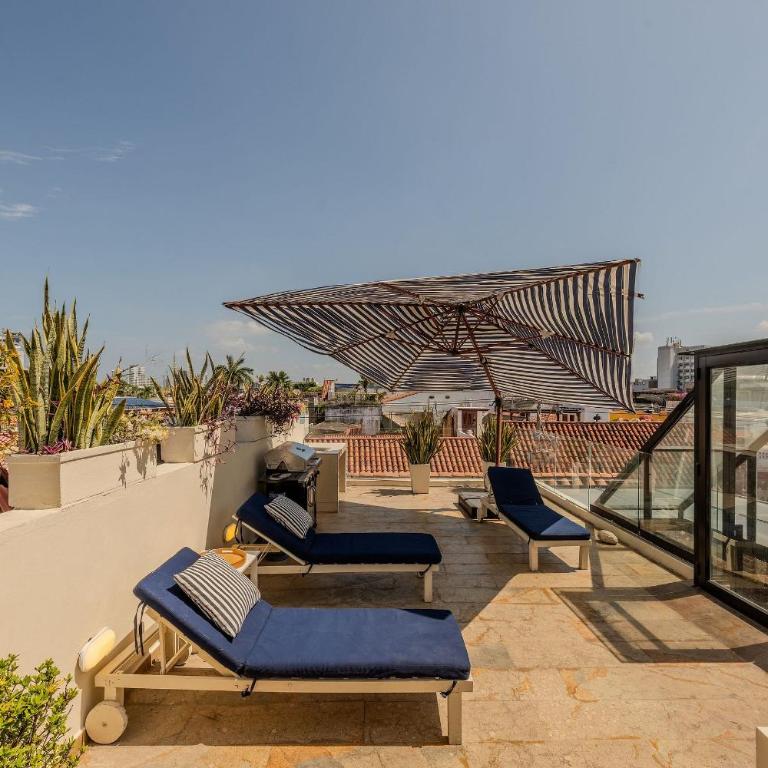 5 Bedroom House in the Walled City with Pool - Deluxe Villa - 42