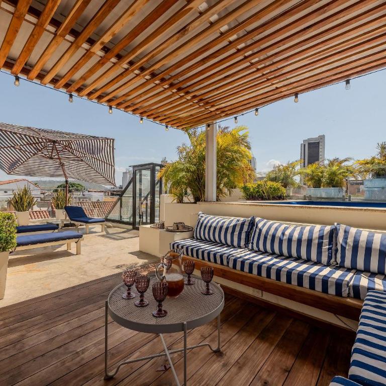 5 Bedroom House in the Walled City with Pool - Deluxe Villa - 48