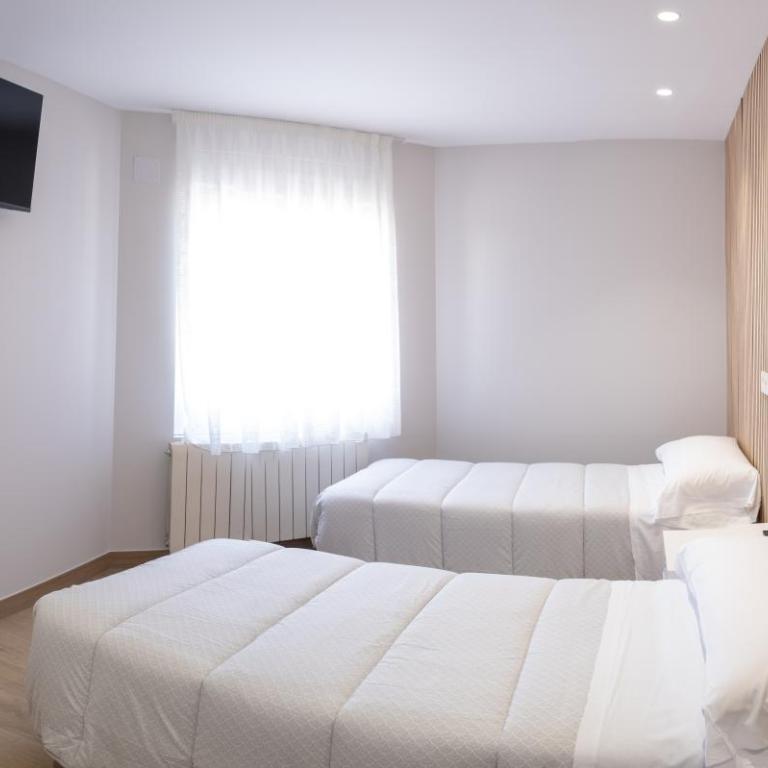 Hotel La Cortijana - Habitación Doble con baño privado - 2 camas - 3