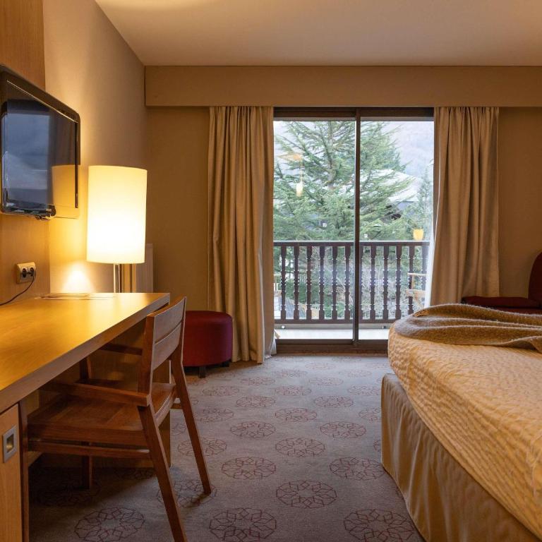 Mercure Saint-Lary - Chambre Double Standard avec Canapé et Balcon - 8