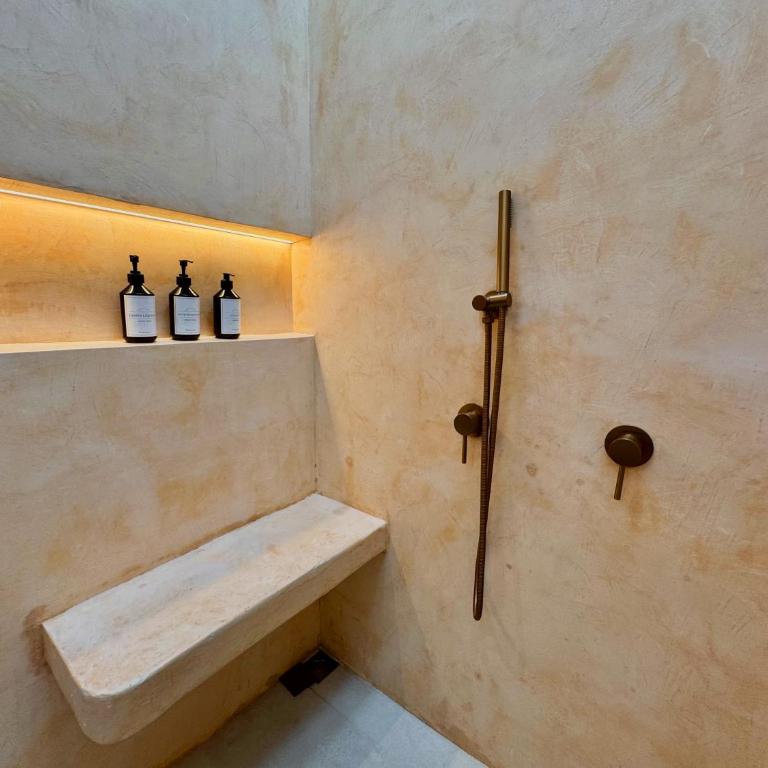 Suite Con Jacuzzi Privado Vista A Reserva Y Mar - Apartamento de 1 dormitorio con bañera de hidromasaje - 4
