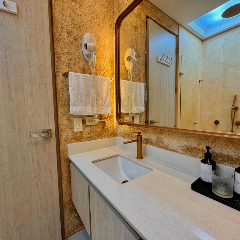 Suite Con Jacuzzi Privado Vista A Reserva Y Mar - Apartamento de 1 dormitorio con bañera de hidromasaje - 40
