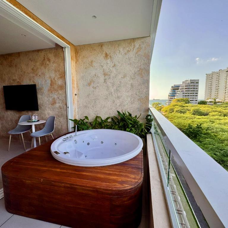 Suite Con Jacuzzi Privado Vista A Reserva Y Mar - Apartamento de 1 dormitorio con bañera de hidromasaje - 11