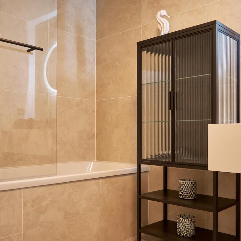 Monaco Bliss apartments 5 min to Casino - One-Bedroom Apartment - 8