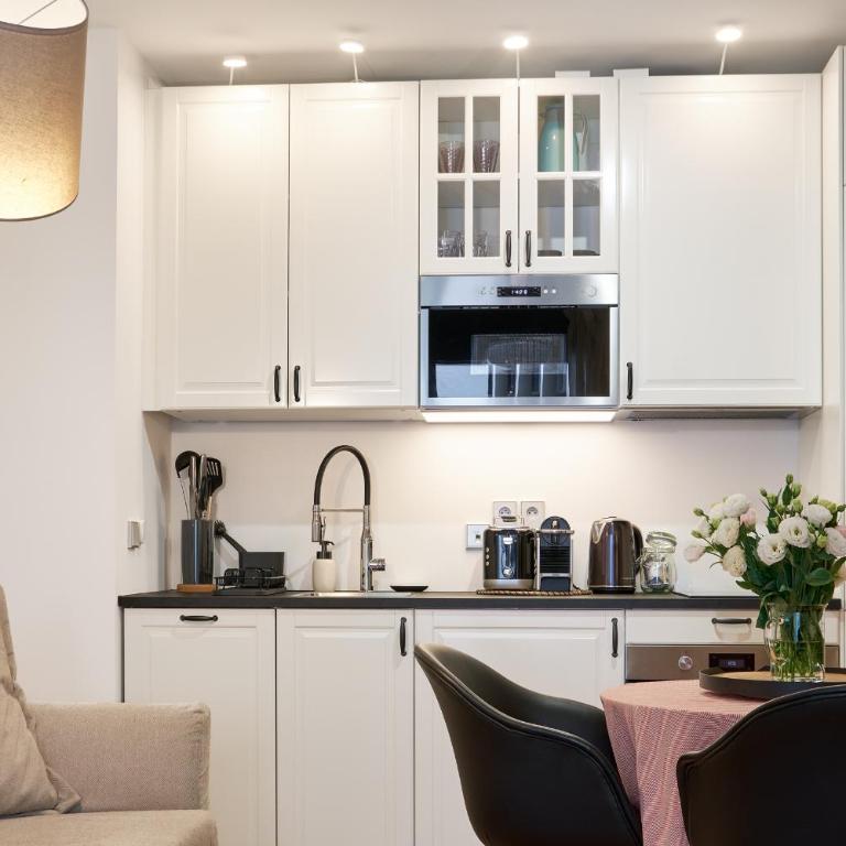 Monaco Bliss apartments 5 min to Casino - One-Bedroom Apartment - 12
