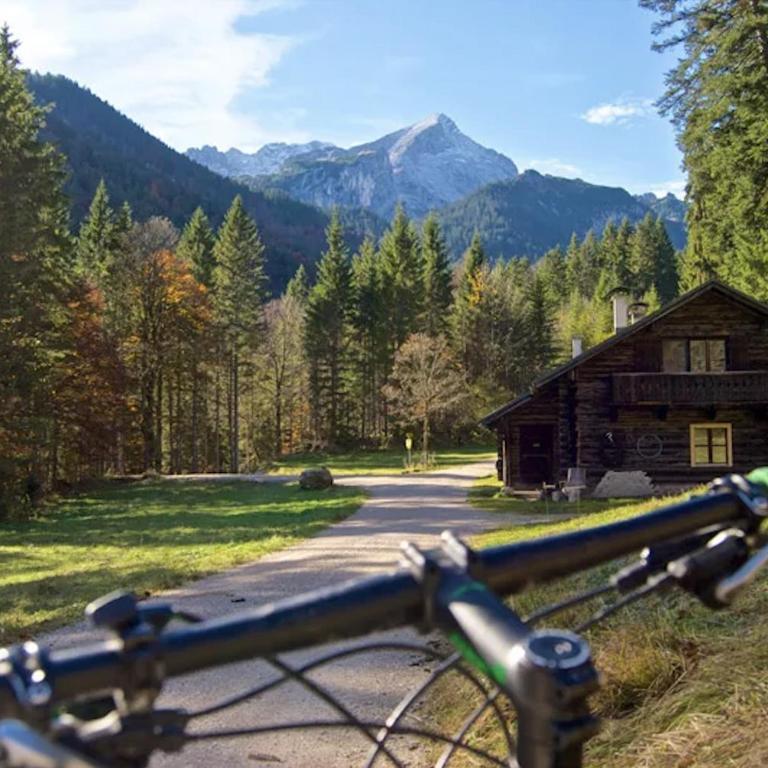 Zentrale Wohnung in Garmisch mit Zugspitzblick - Apartment mit 2 Schlafzimmern und Bergblick - 31