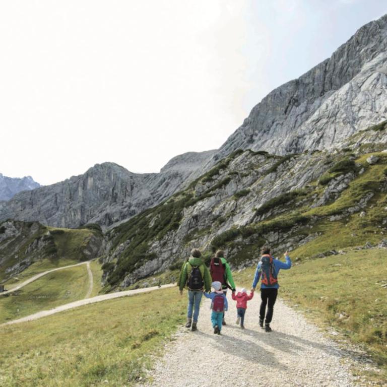 Zentrale Wohnung in Garmisch mit Zugspitzblick - Apartment mit 2 Schlafzimmern und Bergblick - 32