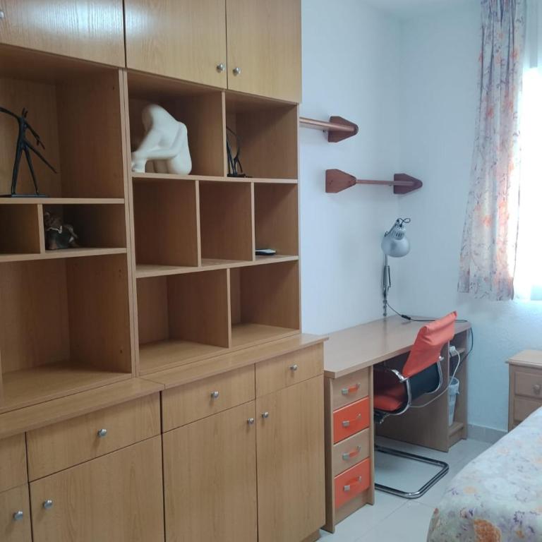 Apartamento 2 hab en Teatinos - Two-Bedroom Apartment - 4