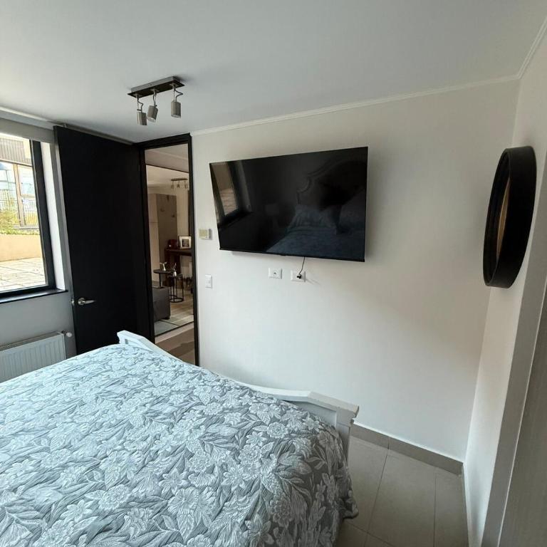 GARAN AIKE Shelter and style in front of Canal Señoret - Two-Bedroom Apartment - 43