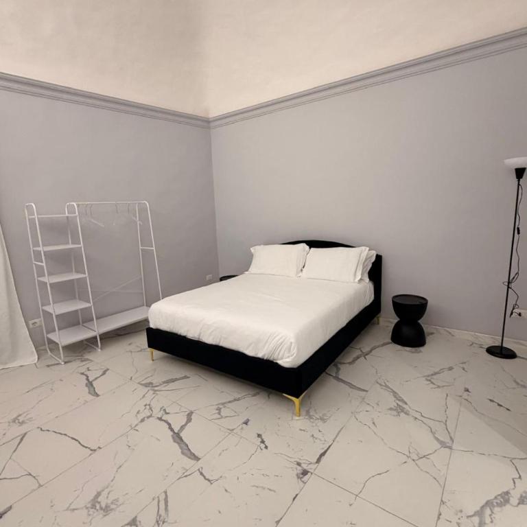 Vulcano Rooms 2 - Large Double Room - 25