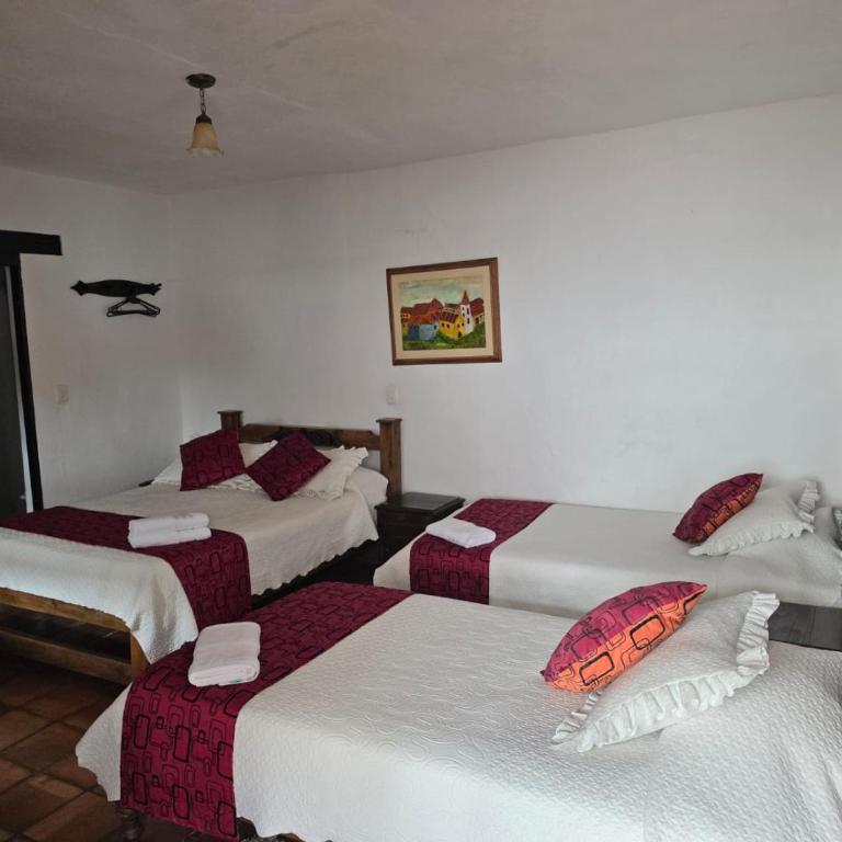 El Hotel Don Paulino - Family Room - 1