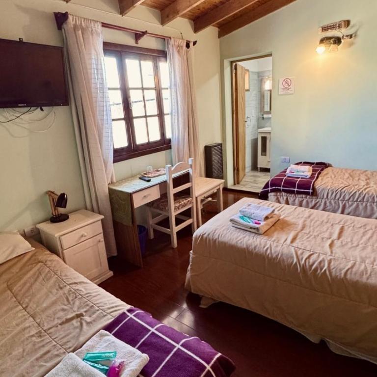 Isla Bella - Triple Room with Private Bathroom - 5