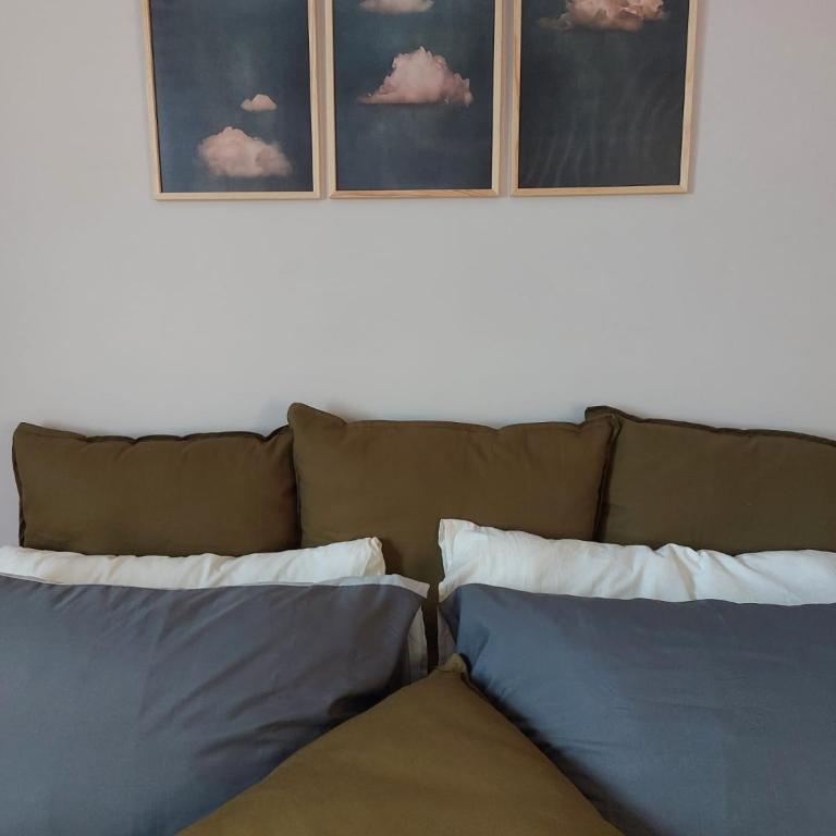 Rome View Apartment - Three-Bedroom Apartment - 37