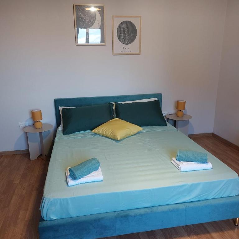 Rome View Apartment - Three-Bedroom Apartment - 26