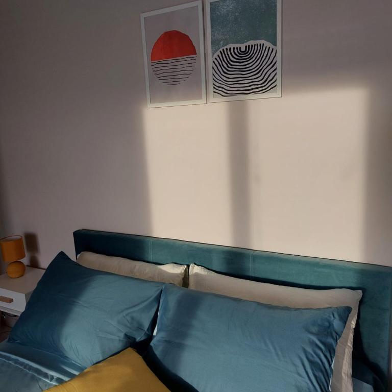 Rome View Apartment - Three-Bedroom Apartment - 22