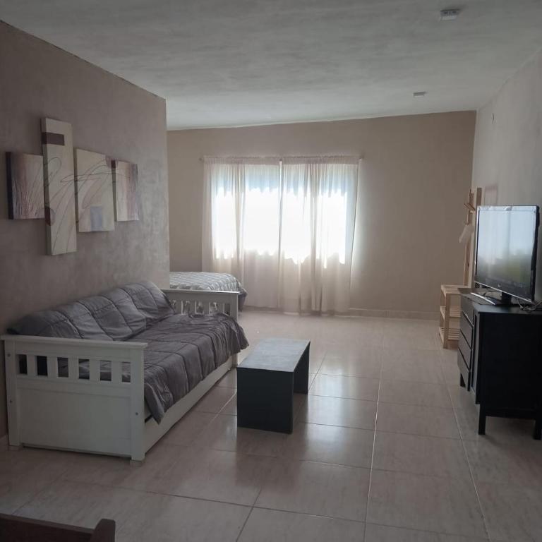 Monoambiente Juana Koslay - cerca del complejo AVE FENIX - Primer piso por escalera exterior - One-Bedroom Apartment - 6
