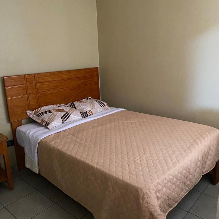 Central 3 minutes from Plaza de Armas by car - Three-Bedroom Apartment - 2